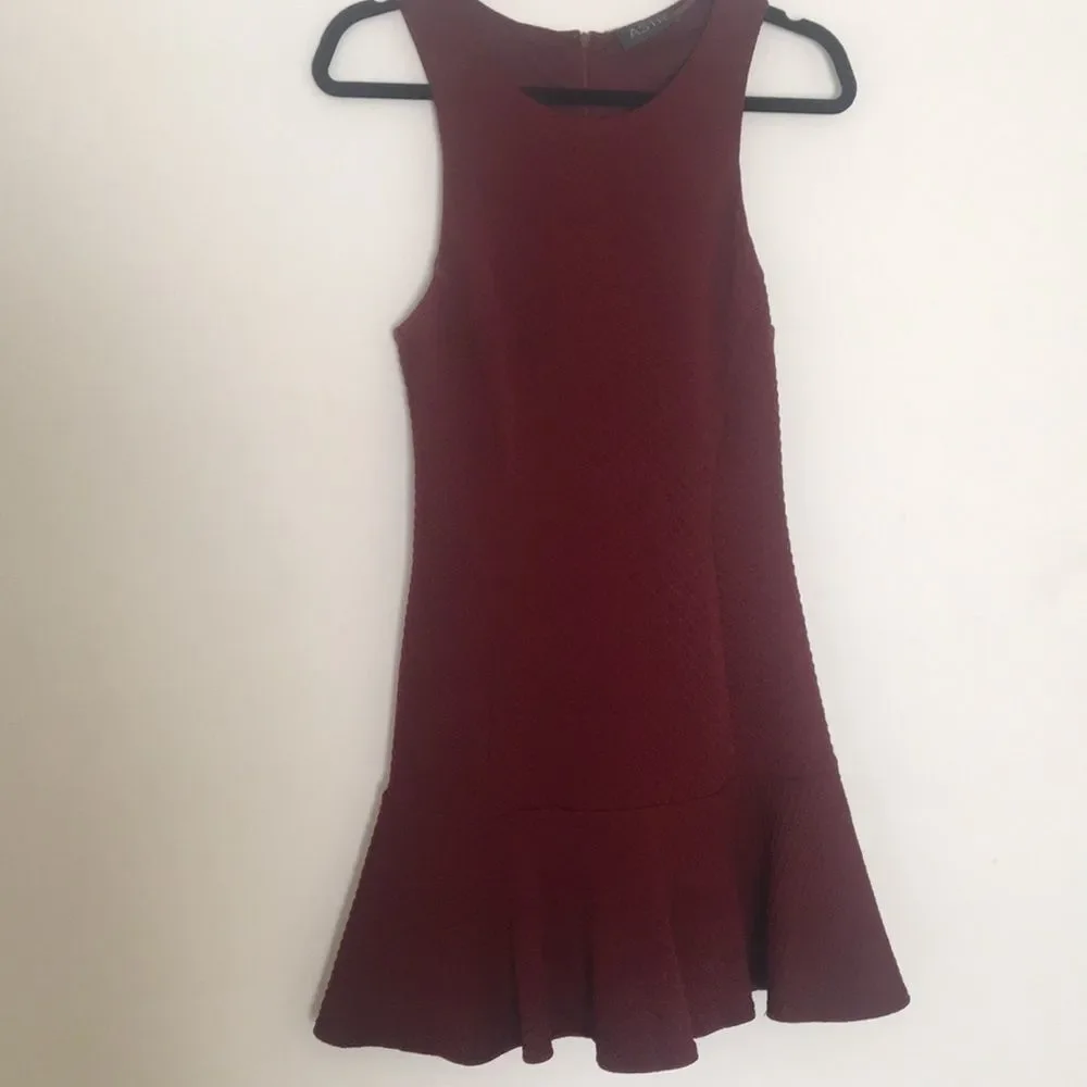 Burgundy ruffled hem dress - Picture 2 of 4